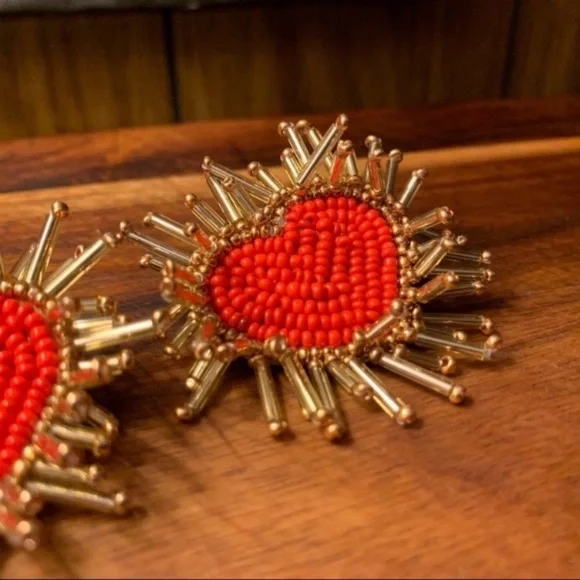 Felt Back Seed Beaded Heart Earrings in Red - Picture 4 of 7